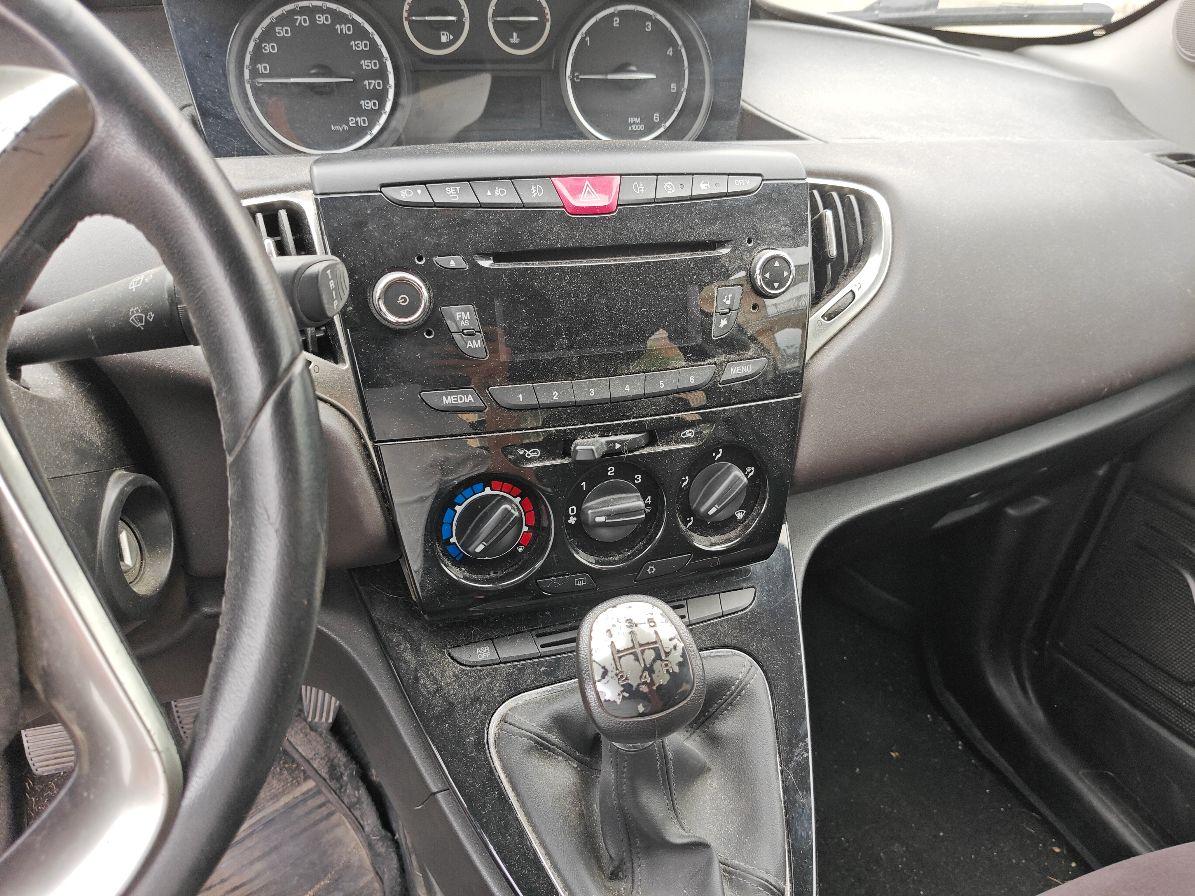Lancia Ypsilon 5 Porte Ypsilon 1.3 mjt Gold s&s 95cv LEGGI