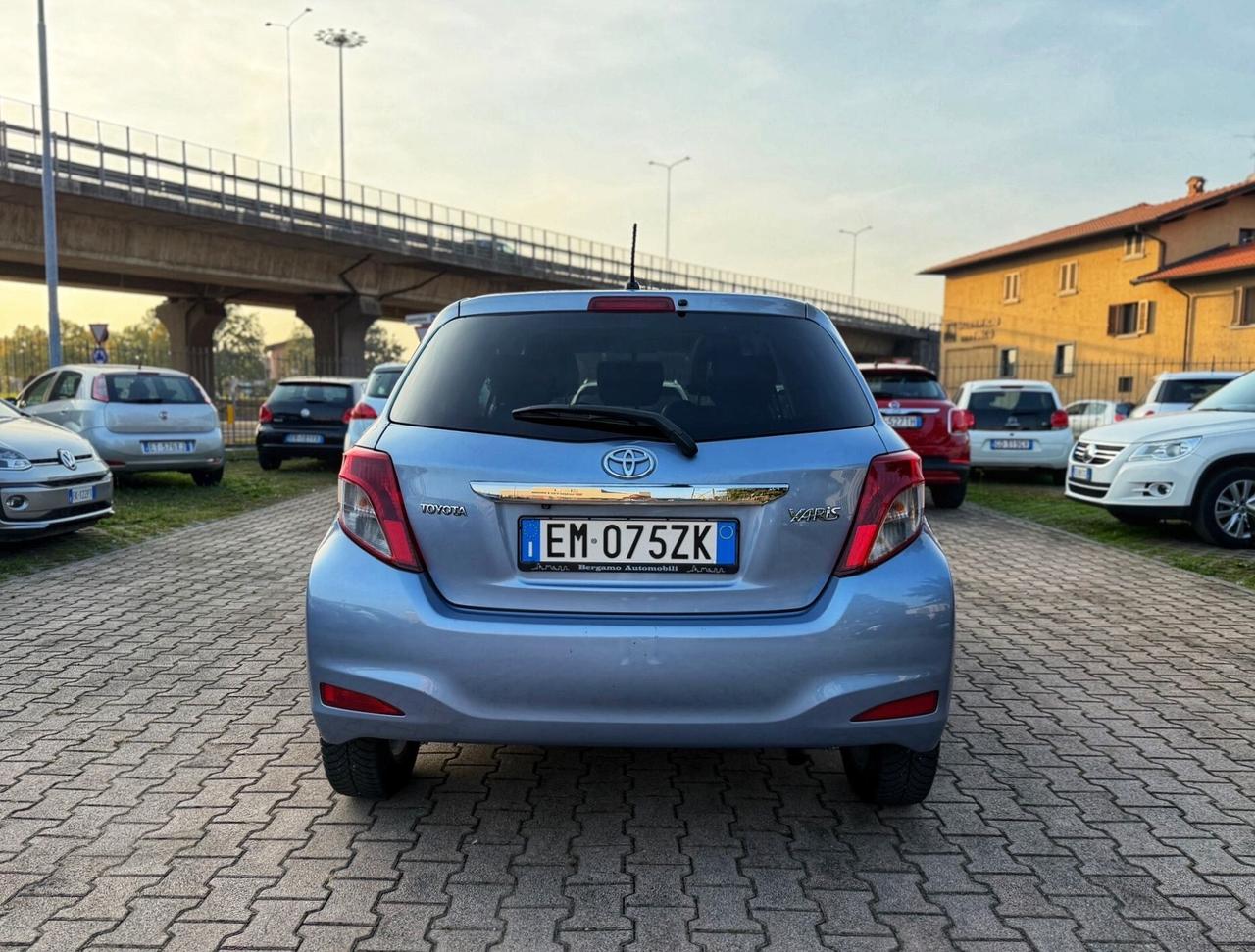 Toyota Yaris 1.3 5 porte Lounge OK NEOPATENTATI