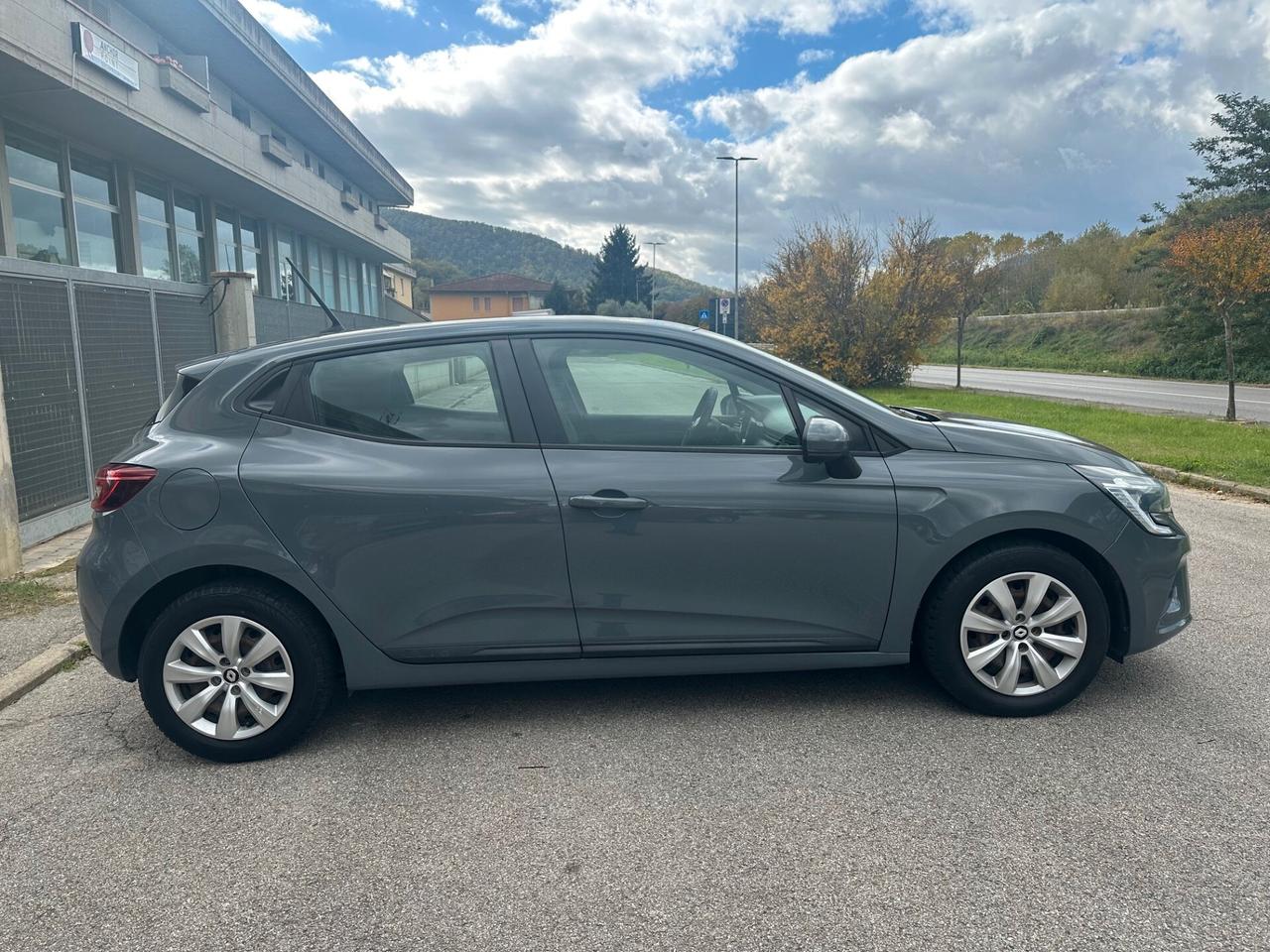 Renault Clio TCe 12V 100 CV GPL 5 porte Life ok neo patentati