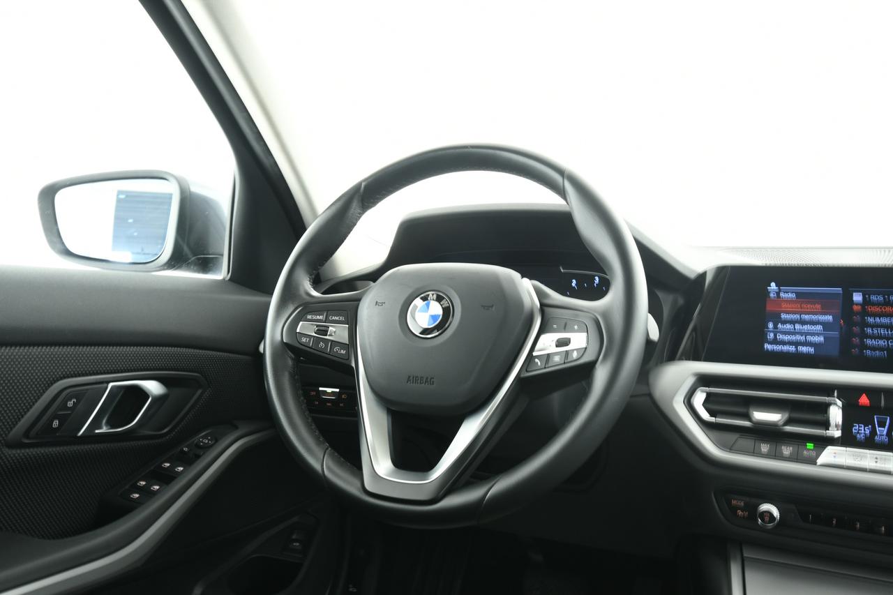 BMW 320d Touring mhev 48V xdrive Business Advantage auto APP CONNECT