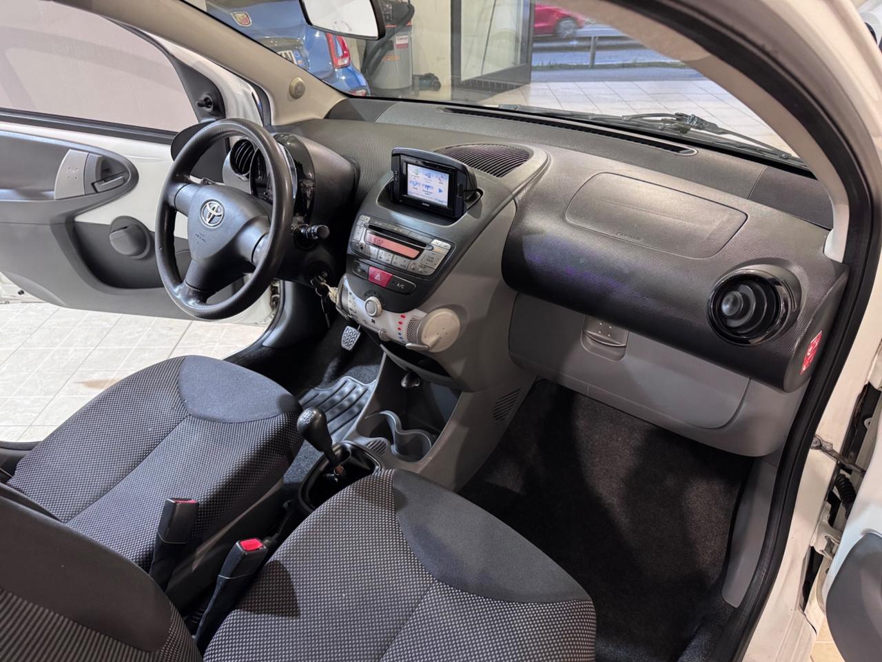 Toyota Aygo 1.0 12V VVT-i 5 porte Now Connect