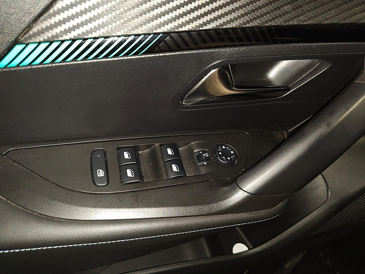 Peugeot 2008 PureTech 130 S&S Allure Pack