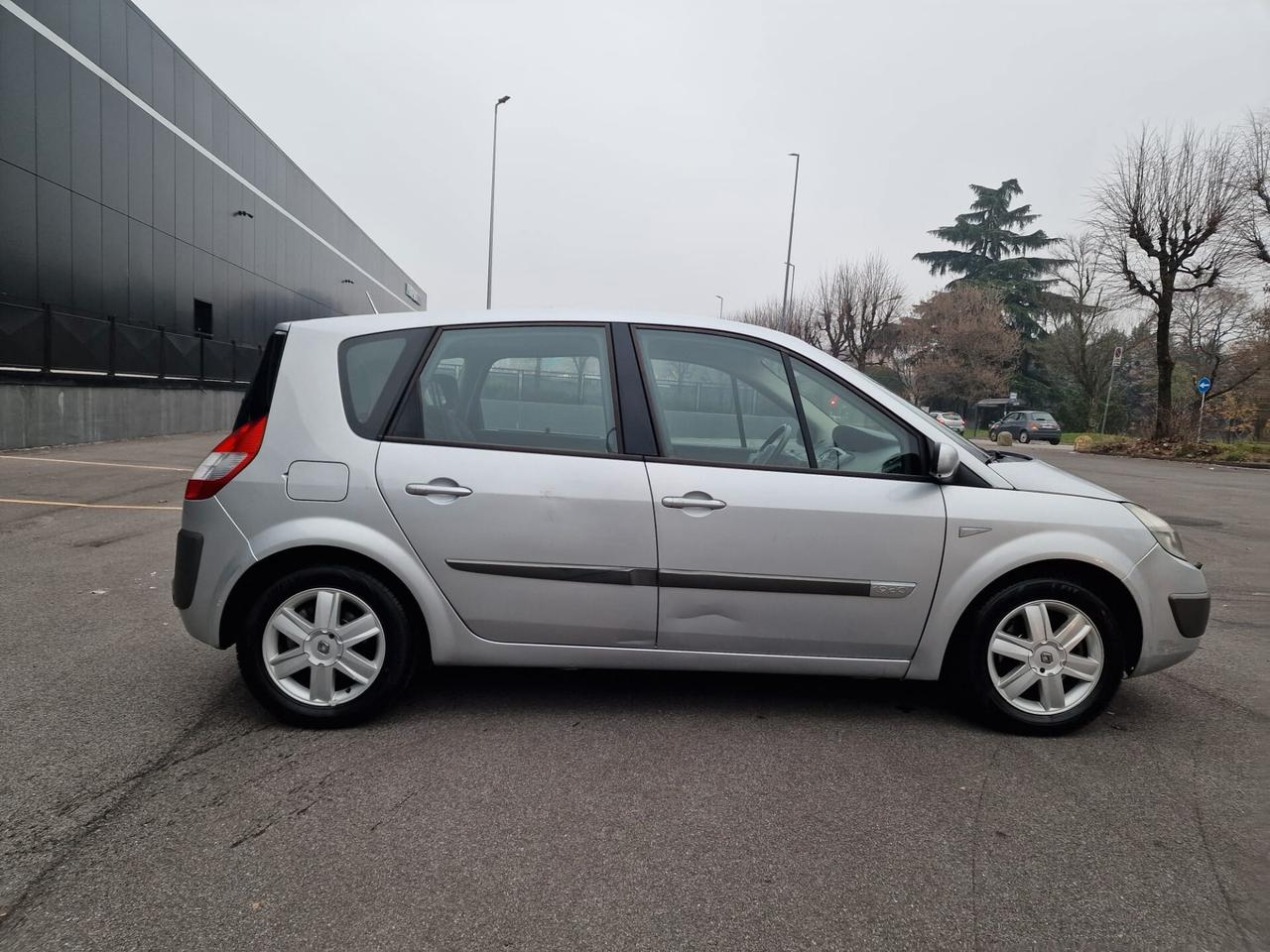 Renault Scenic 1.9 dCi/130CV Dynamique