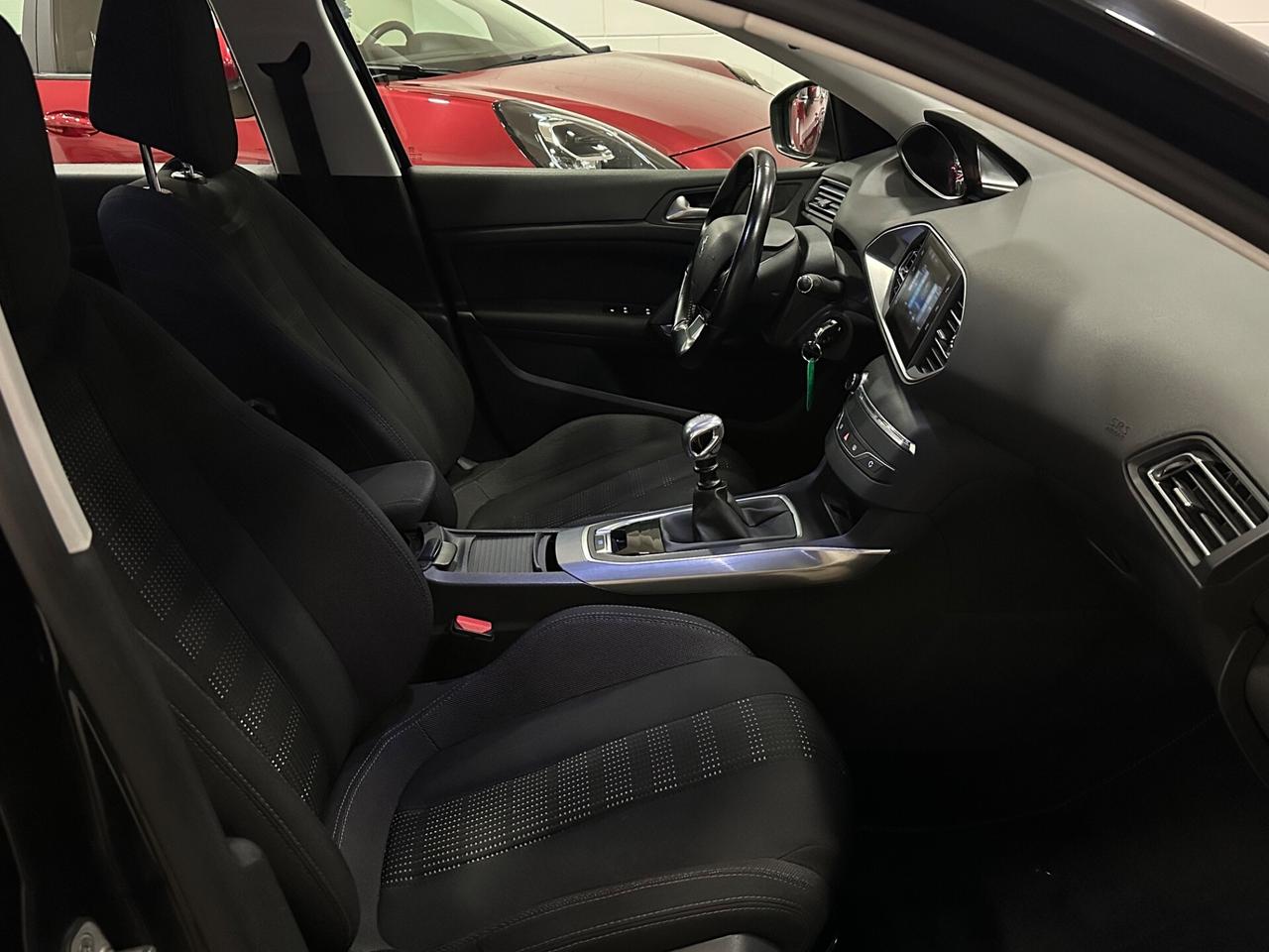 Peugeot 308 BlueHDi 120 S&S SW Allure