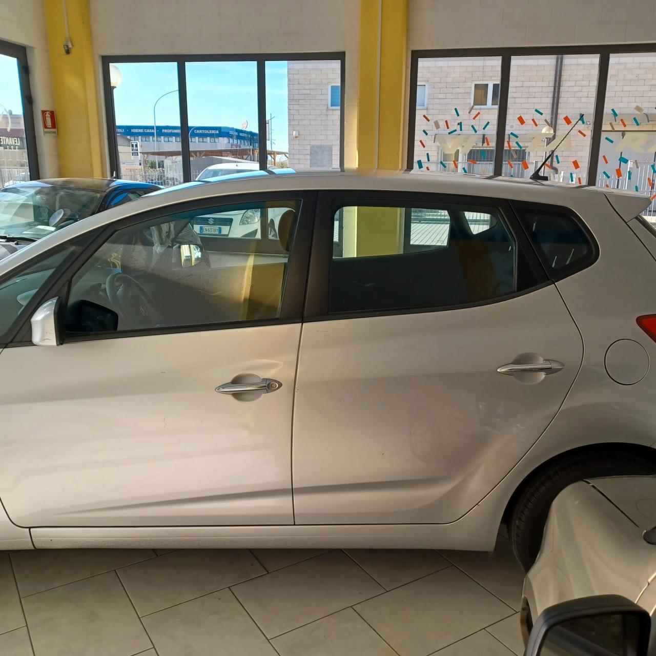 SEMBRA NUOVA 133.188 KM HYUNDAI IX20 1.4 TDI