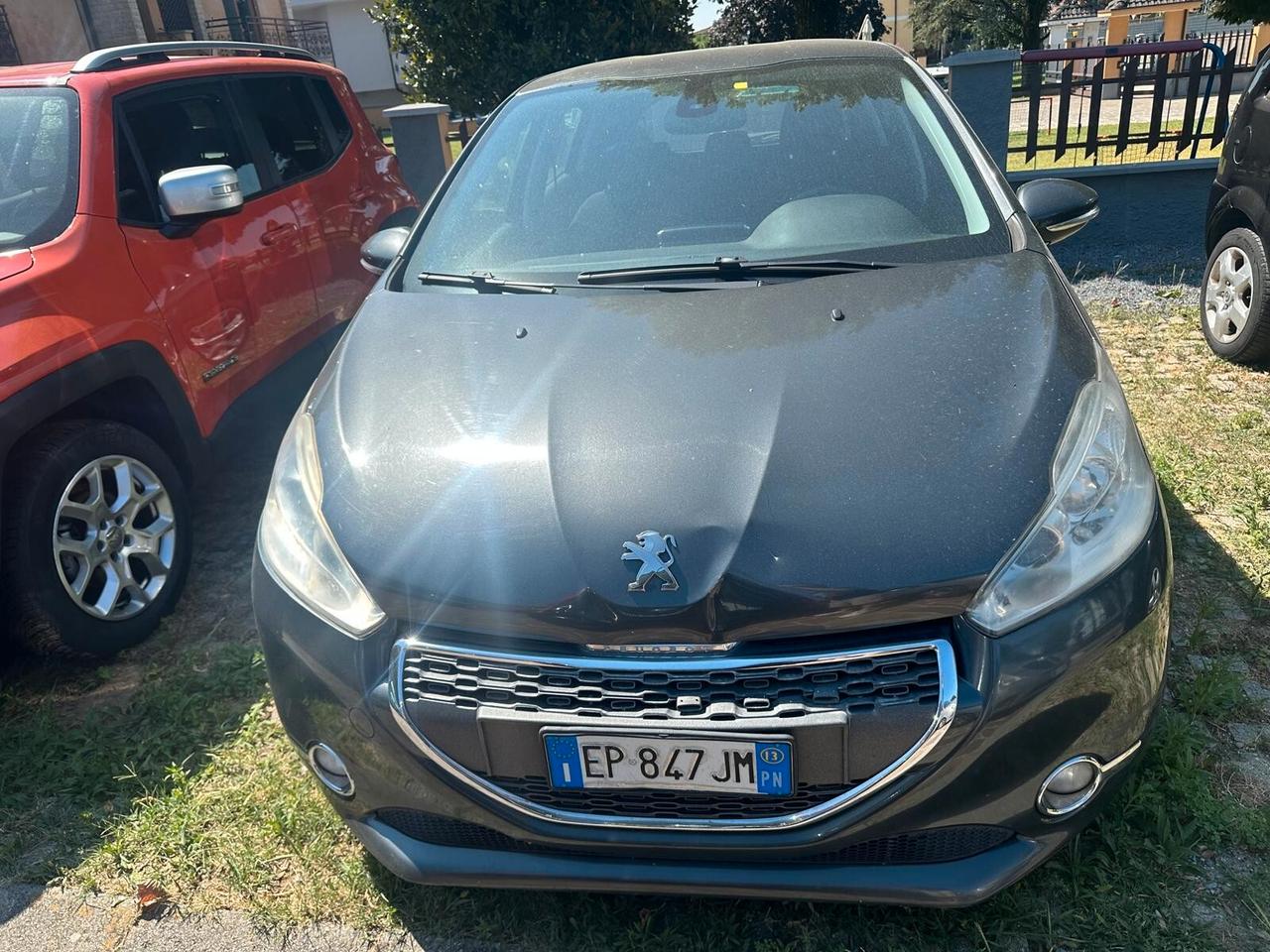 Peugeot 208 e-HDi Stop&Start Allure AUTO DESTINATA A COMMERCIANTI E OPERATORI DEL SETTORE