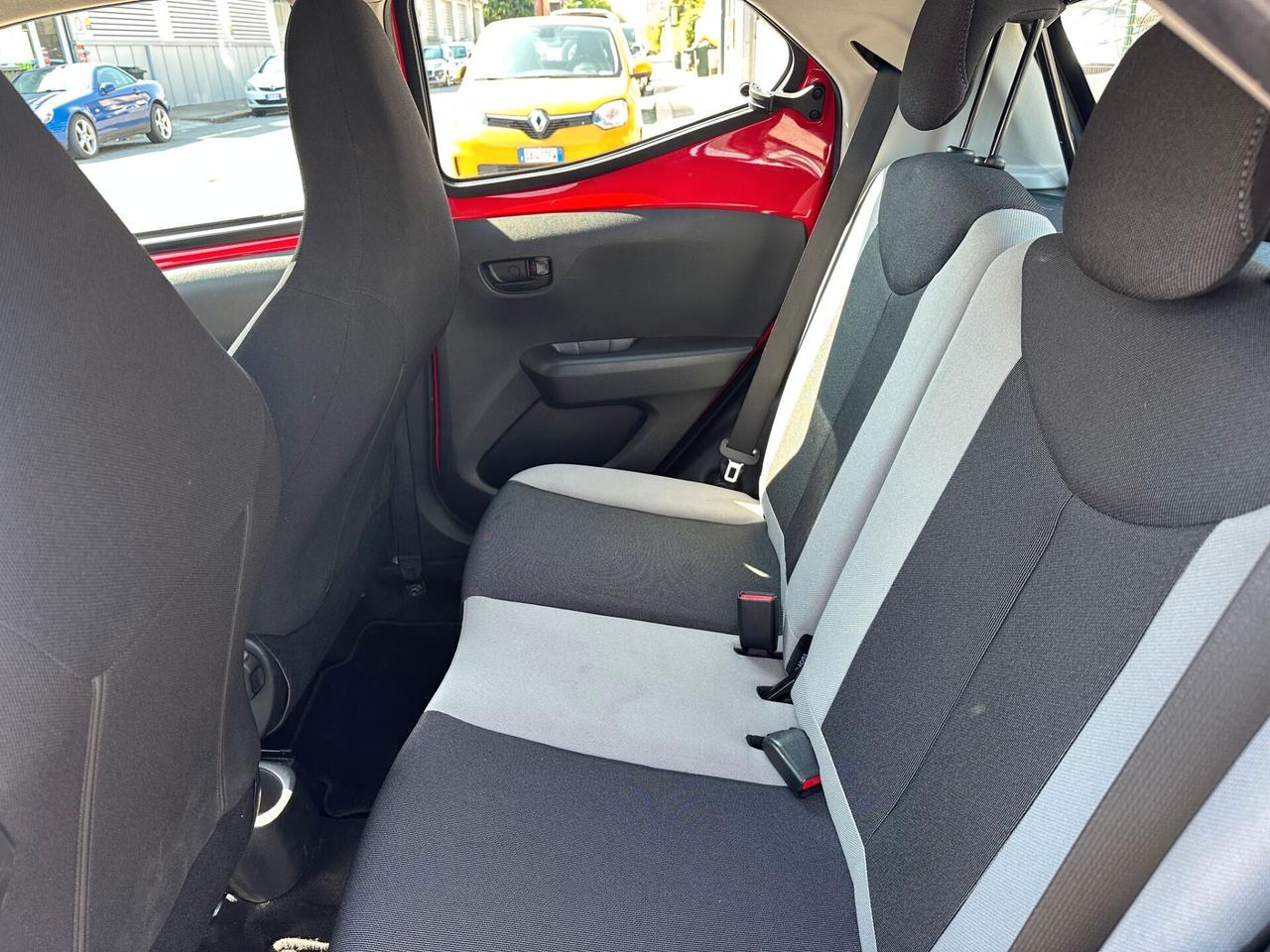 Toyota Aygo 1.0 VVT-i 69 CV 5 porte x-clusiv