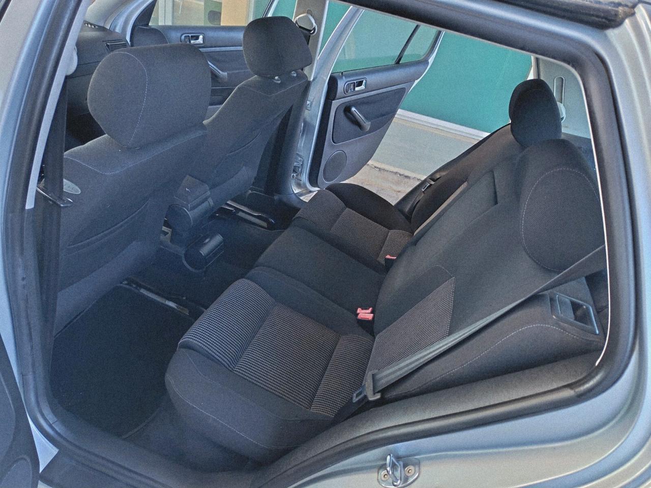 VOLKSWAGEN GOLF 4 HIGHLINE 1.6 BENZINA AUTOMATICA UNICOPROPRIETARIO – KM ORIGINALI – CAMBIO AUTOMATICO PERFETTO