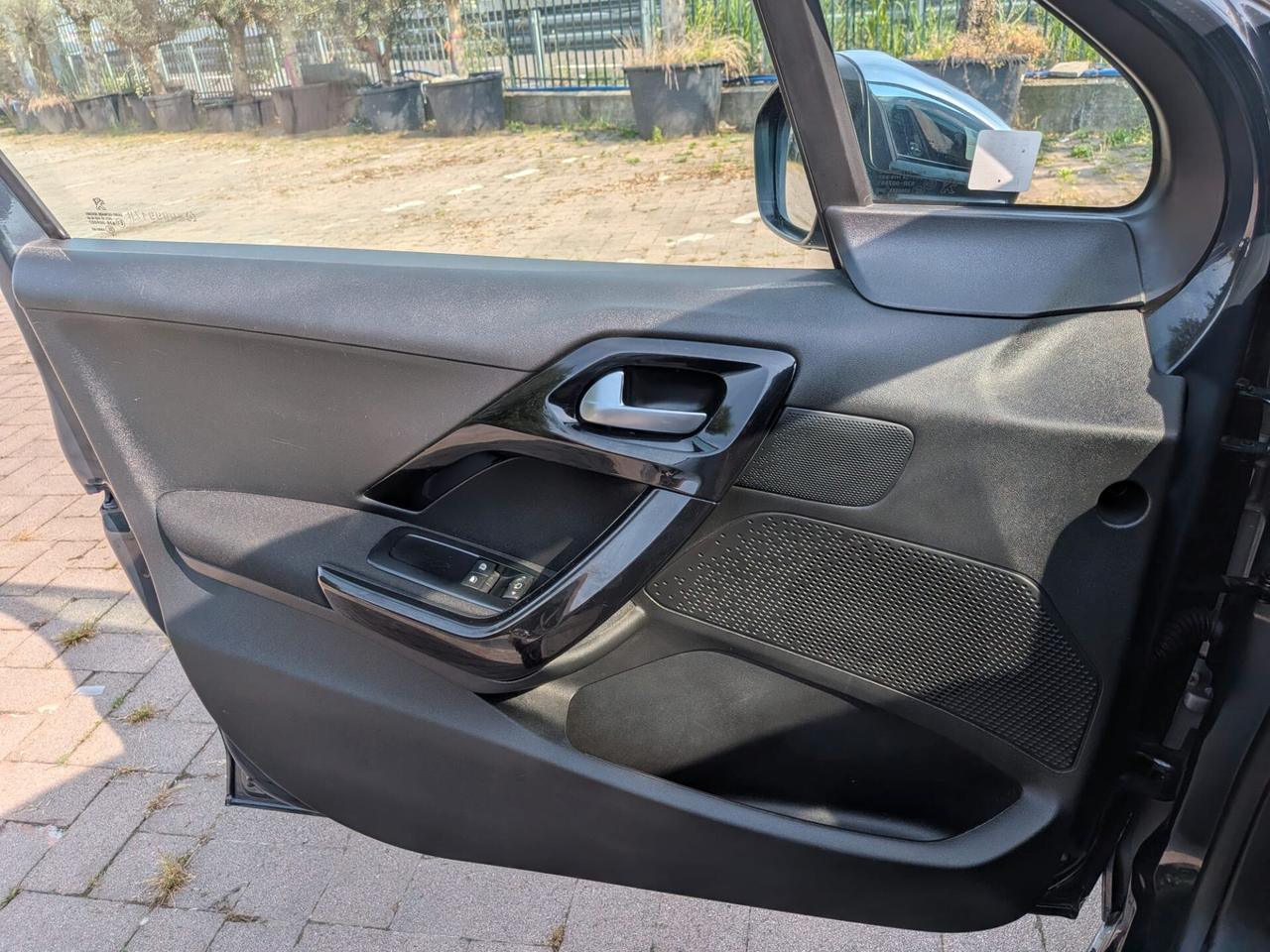 Peugeot 208 PureTech Turbo 110 EAT6 S&S 5 porte Allure