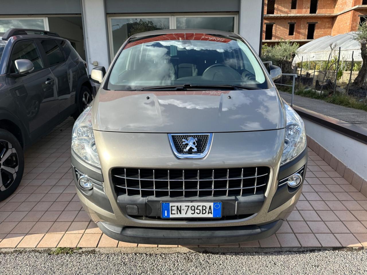 Peugeot 3008 1.6 e-HDi 112CV cambio robotizzato S.&S. Business