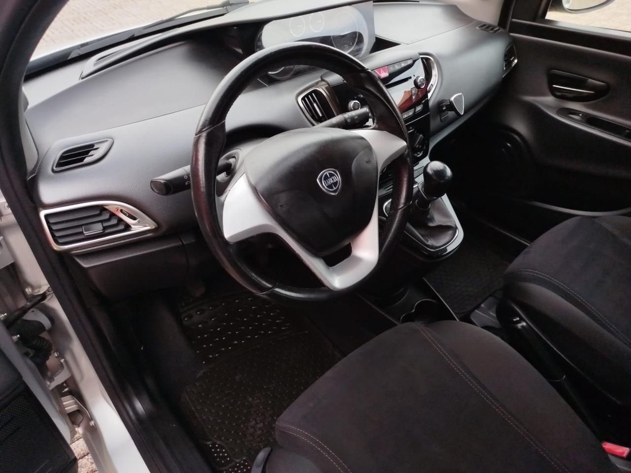 Lancia Ypsilon 1.2 69 CV 5 porte GPL Ecochic Platinum