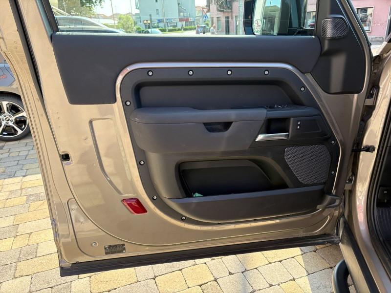 Land Rover Defender 90 3.0d i6 mhev SE awd 200cv auto