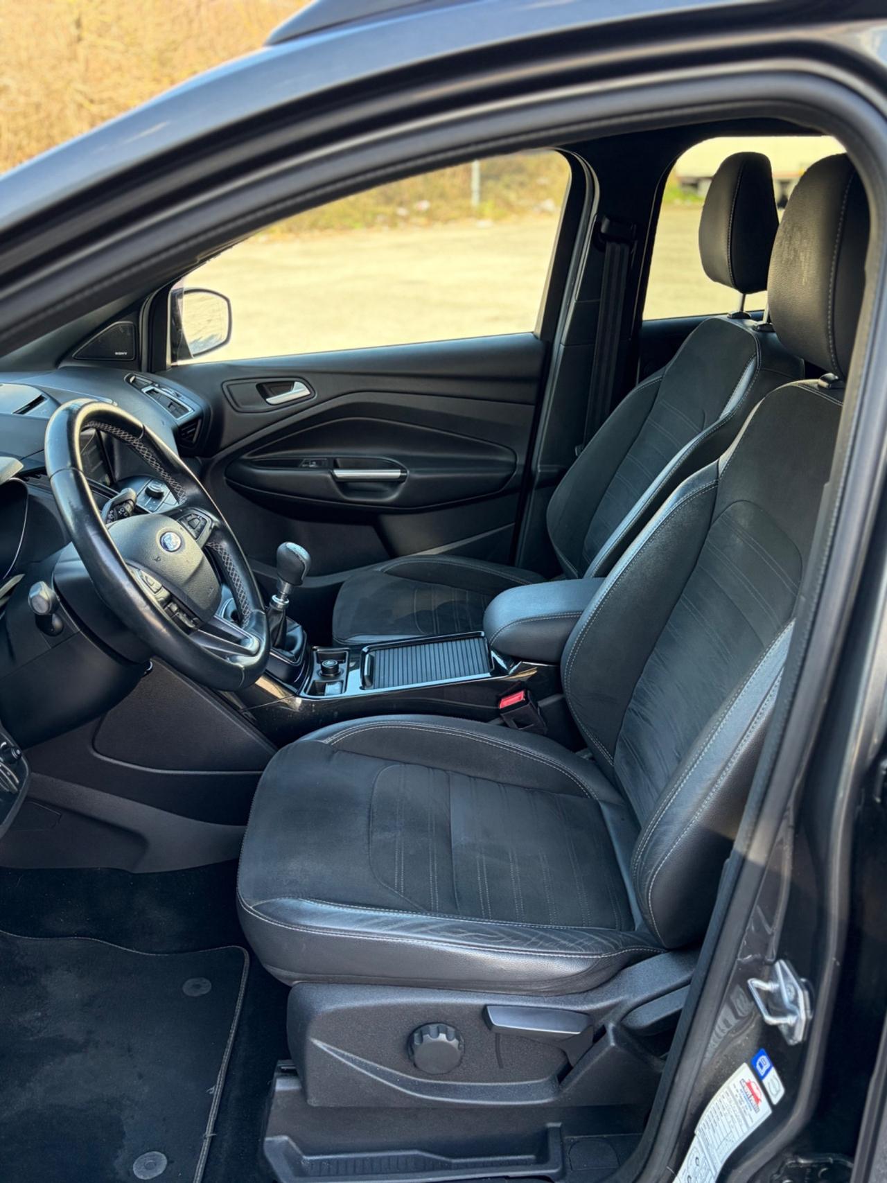 Ford Kuga 1.5 TDCI 120 CV S&S 2WD ST-Line