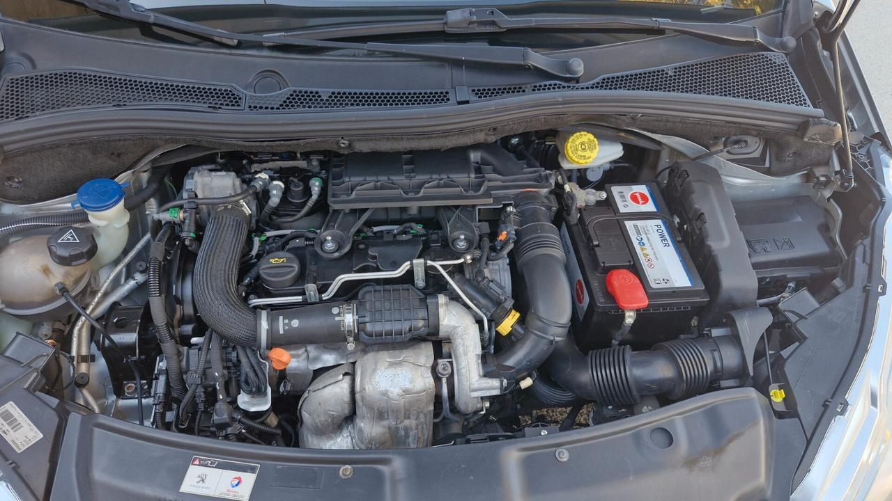 Peugeot 208 1.4 HDi 68 CV 5 porte Allure
