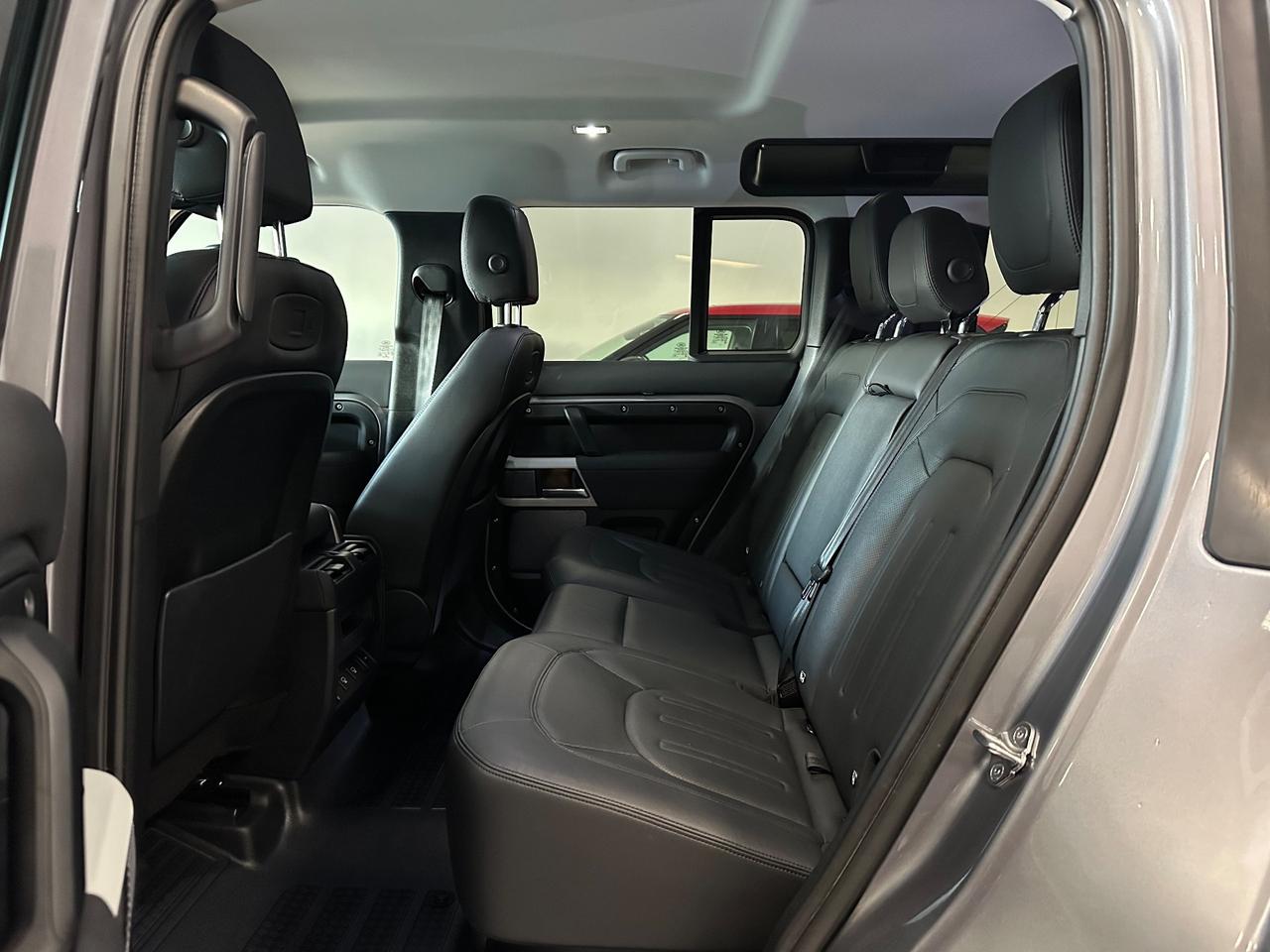 Land Rover Defender 110 3.0D I6 200 CV AWD Auto SE