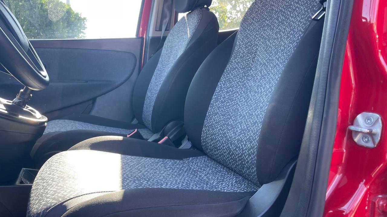 Lancia Ypsilon Ecochic Hybrid 1.0 FireFly 70cv