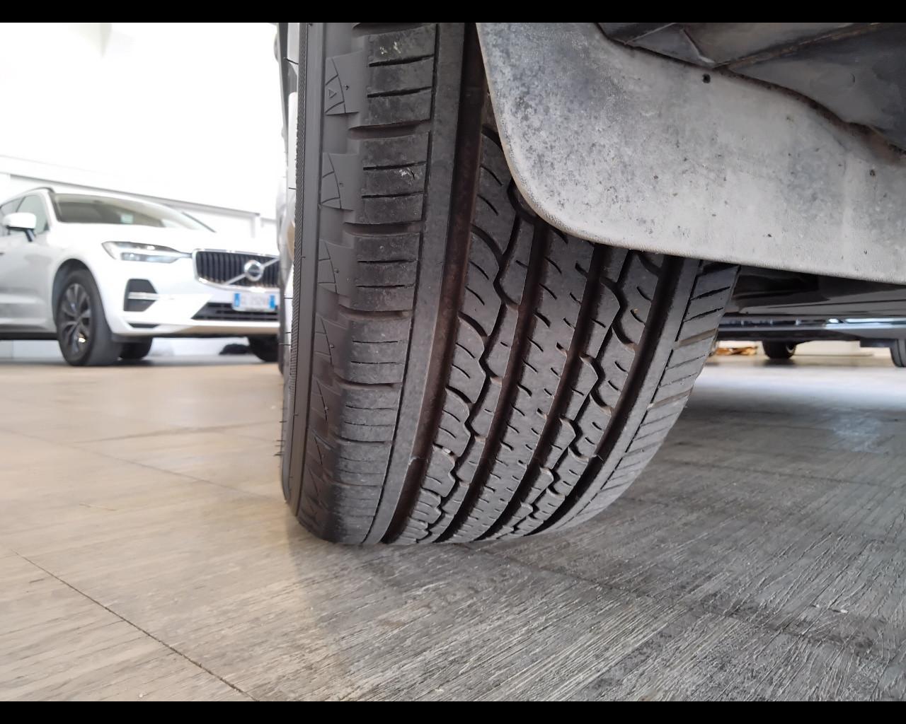 VOLVO XC40 - XC40 1.5 t2 Momentum my21