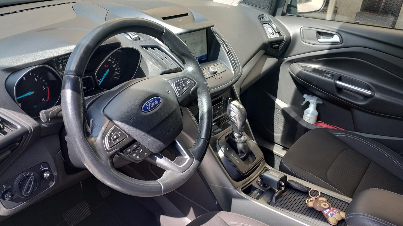 Ford Kuga 2.0 TDCI 150 CV S&S 4WD Powershift Business