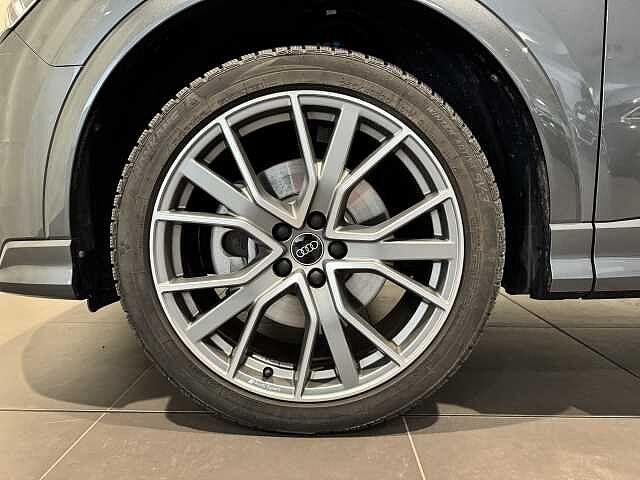 Audi Q3 40 TDI quattro S tronic Identity Black