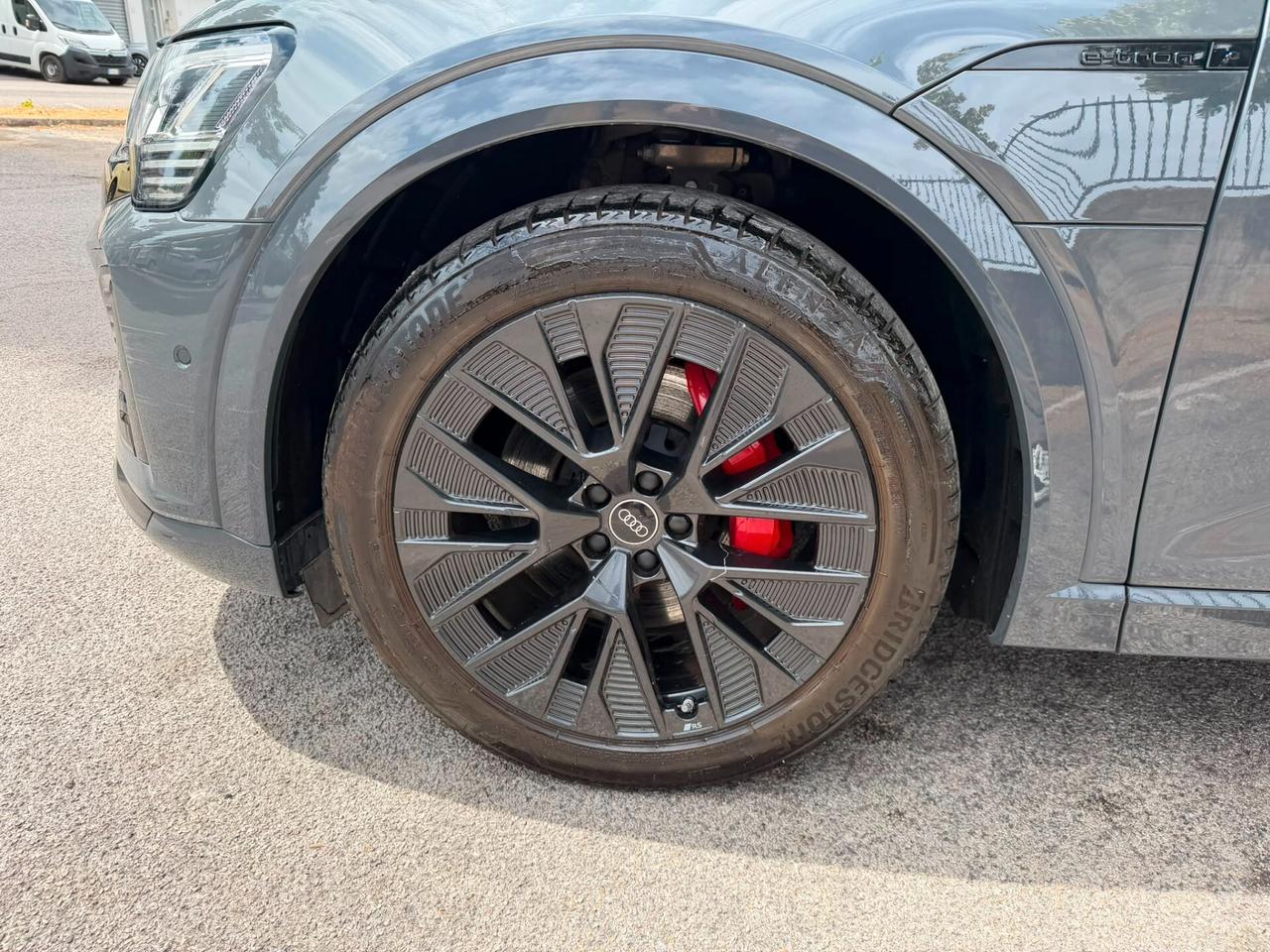 Audi Q8 e-tron 55 quattro S line edition
