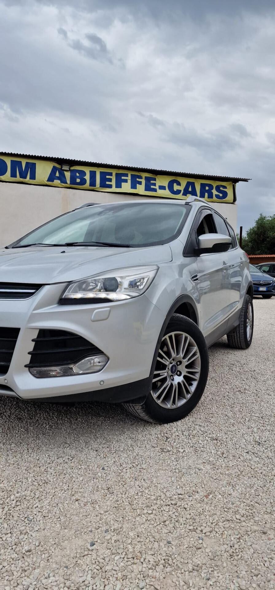 Ford Kuga 2.0 TDCI 140 CV 4WD Powershift Titanium