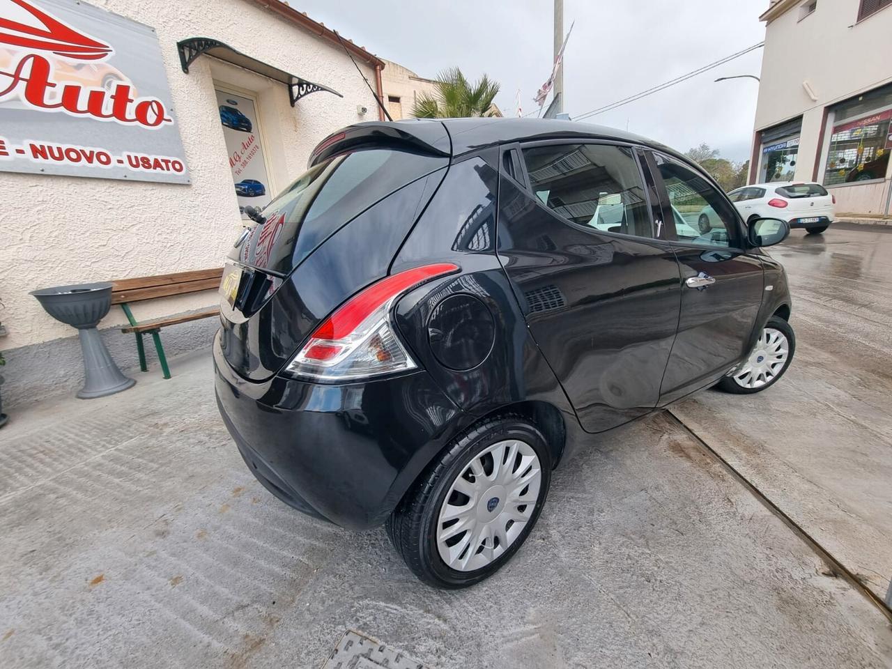 Lancia Ypsilon 1.2 69 CV 5 porte