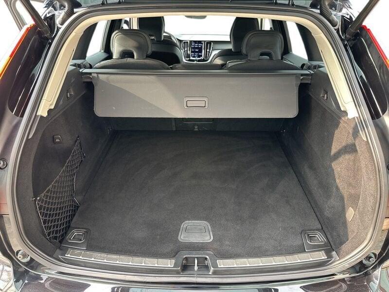 Volvo XC60 B4 AWD 211 Cv Geartronic Momentum Pro
