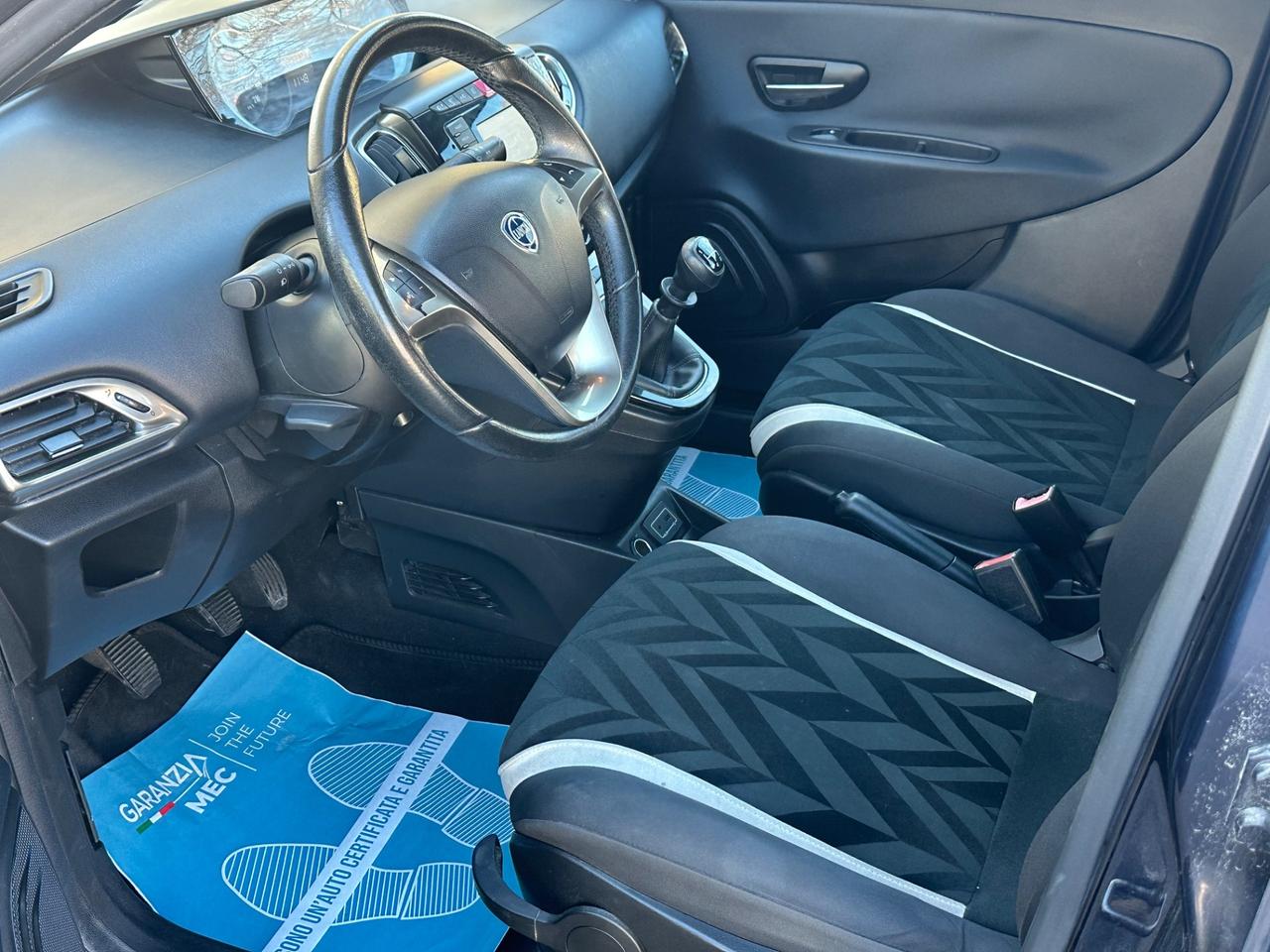 Lancia Ypsilon 1.2 69 CV 5 porte Gold