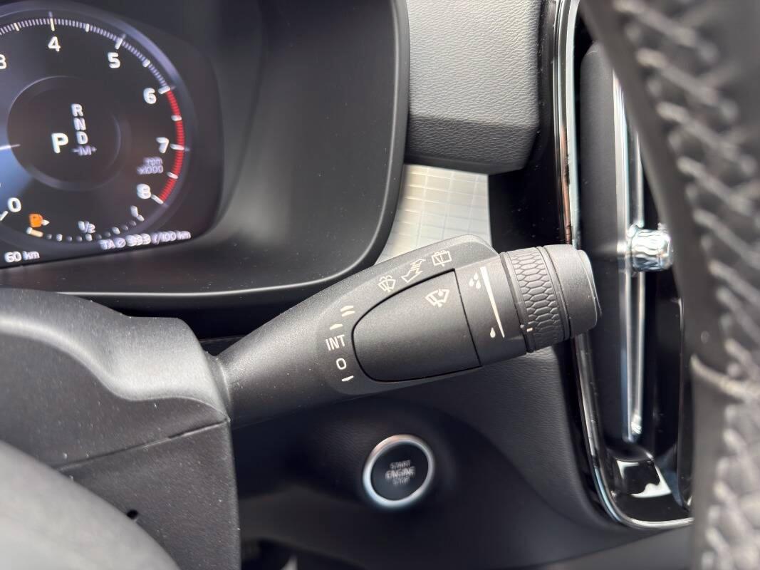 Volvo XC40 1.5 t3 Inscription 163cv auto Con CARPLAY