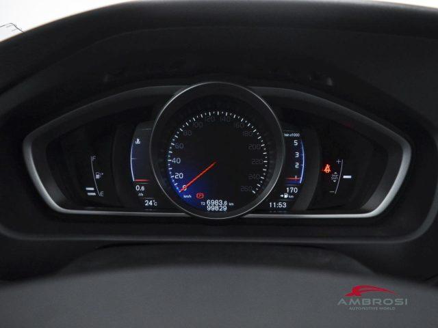 VOLVO V40 D2 R-design