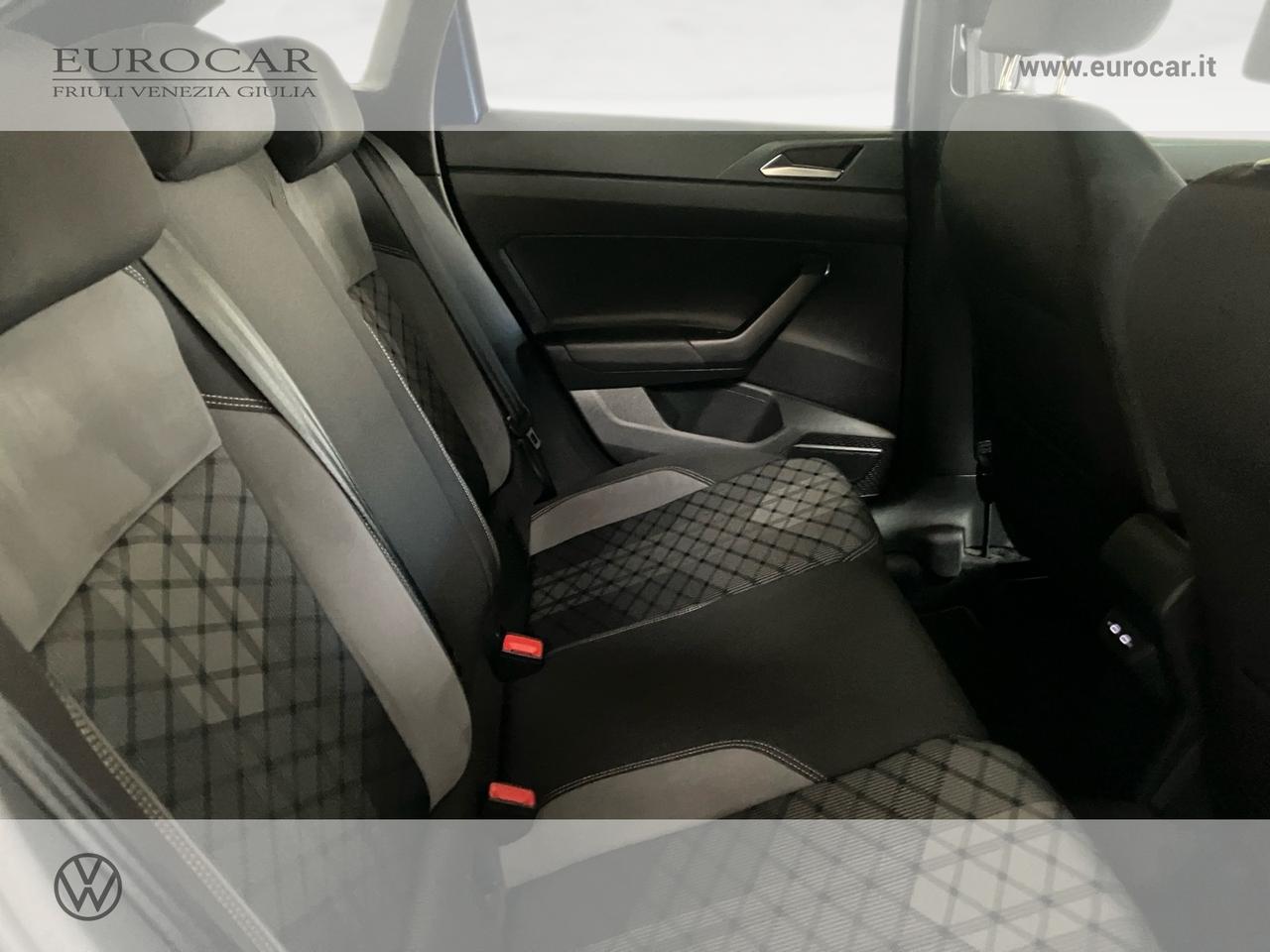 Volkswagen Taigo 1.0 tsi r-line 110cv