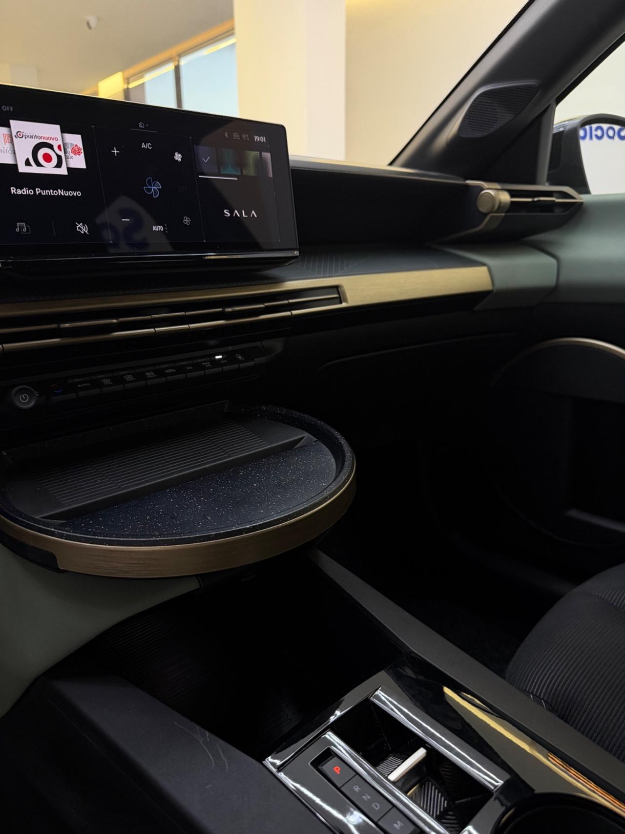 Lancia Ypsilon Hybrid e-DCT