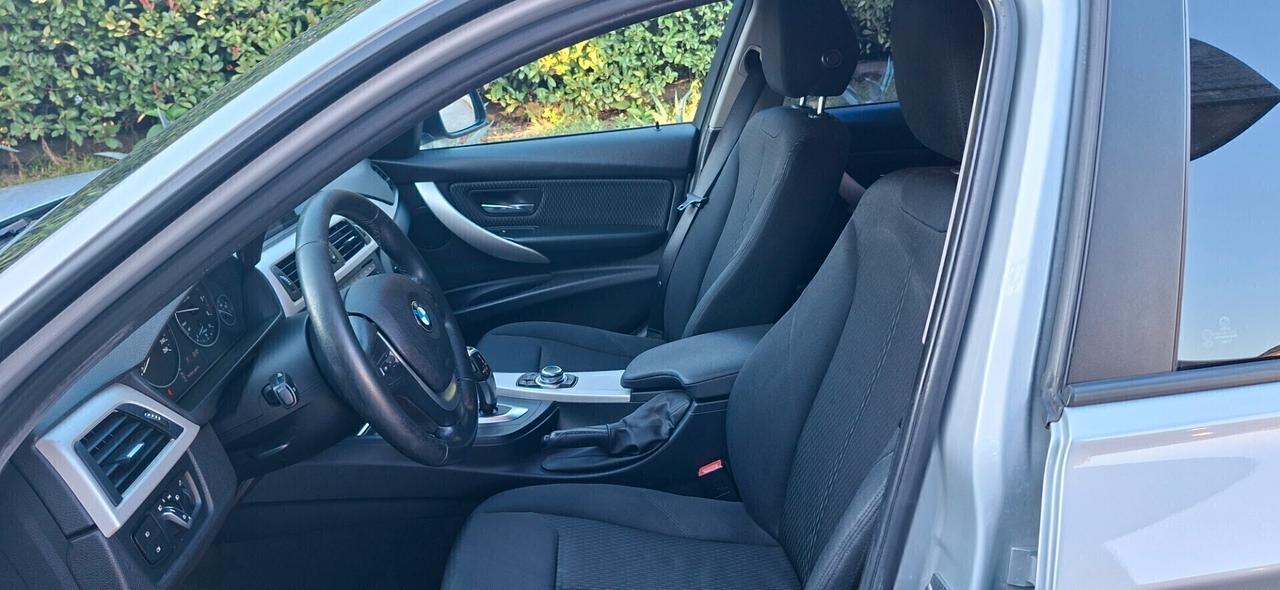 BMW 318D TOURING LUXURY CON CAMBIO AUTOMATICO
