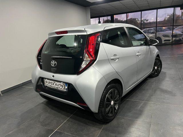 TOYOTA Aygo Connect 1.0 VVT-i 72 CV 5 porte