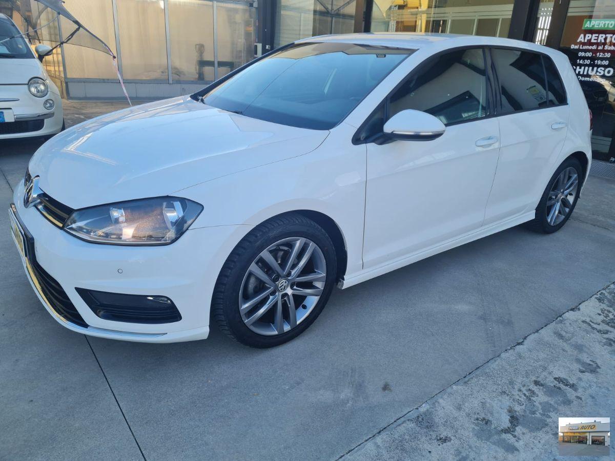 VOLKSWAGEN Golf R-Line-Euro 6B-Neopatentati