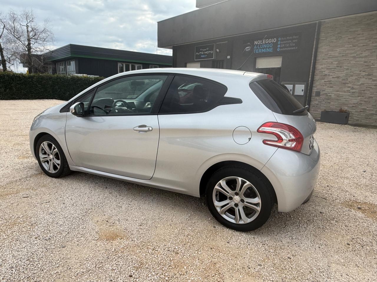 Peugeot 208 1.6 e-HDi 92 CV Stop&Start 3 porte Allure