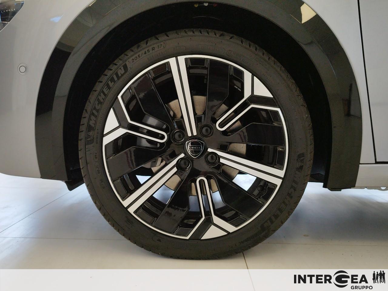 LANCIA Nuova Ypsilon Ibrida Lx 1.2 100cv