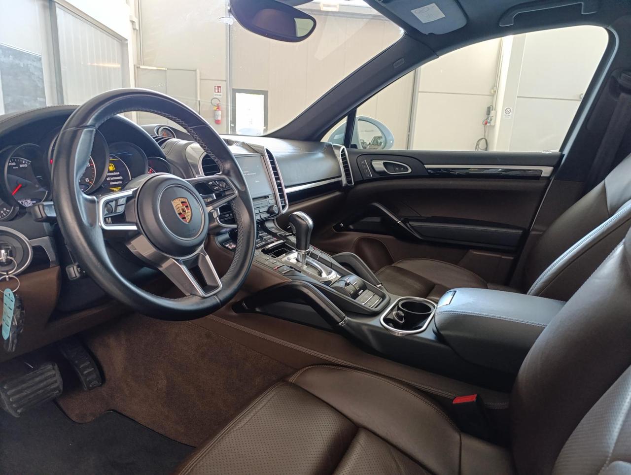 Porsche Cayenne 3.0 Platinum Edition tiptronic