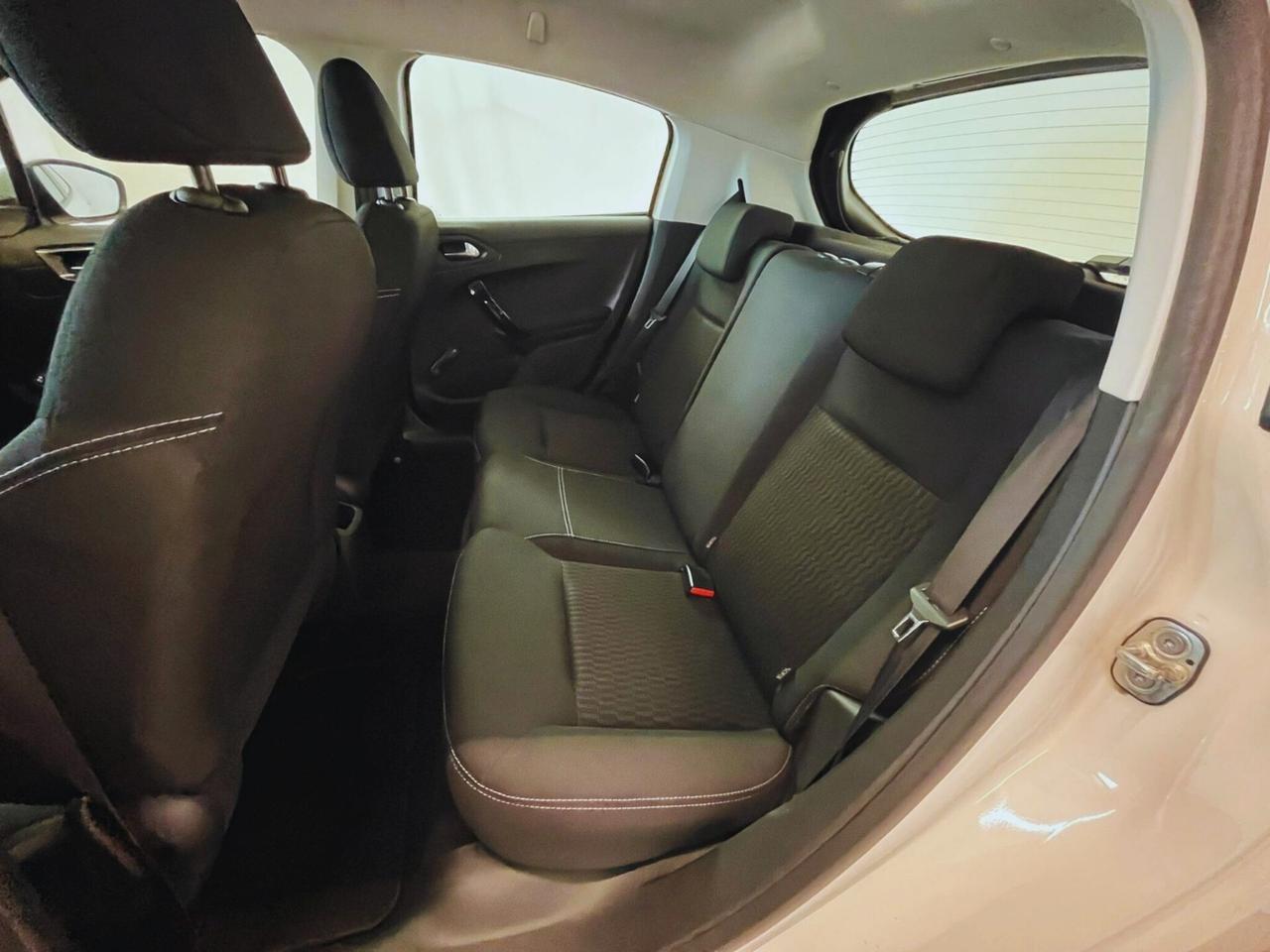 Peugeot 208 BlueHDi 100 S&S 5p. Mix