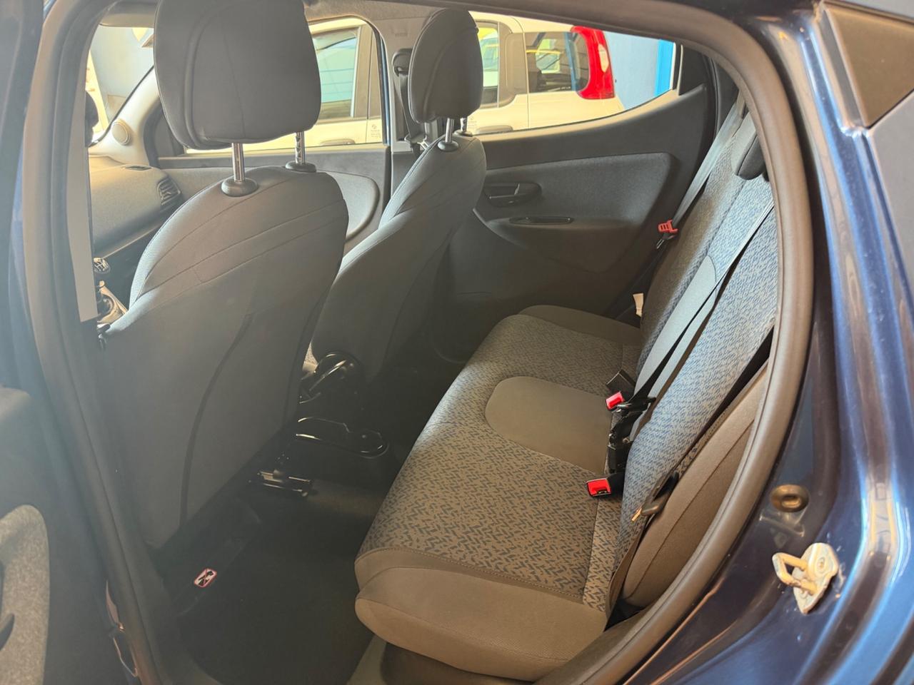 Lancia Ypsilon 1.0BENZ Hybrid 2022 NUOVA