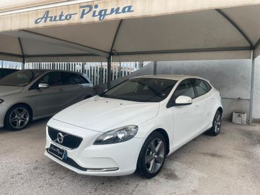 Volvo V40 D2 R-design Momentum