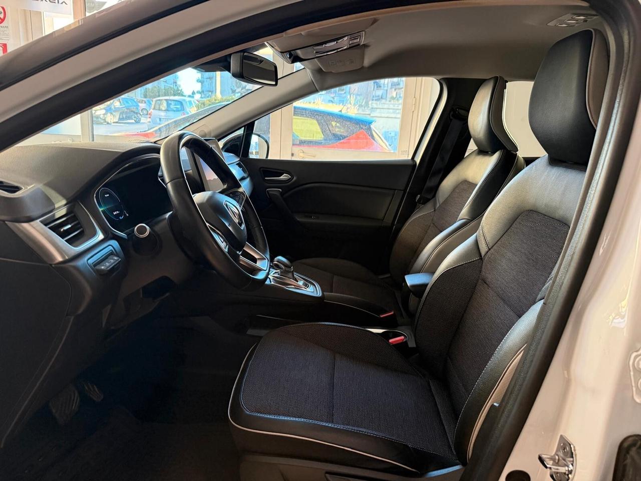 Renault Captur Plug-in Hybrid E-Tech 160 CV Initiale Paris