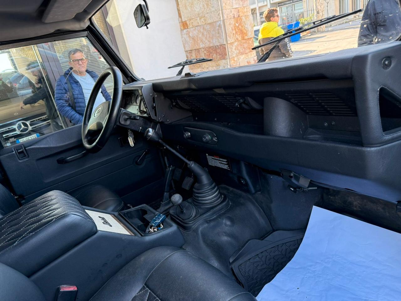 Land Rover Defender 90 serie300