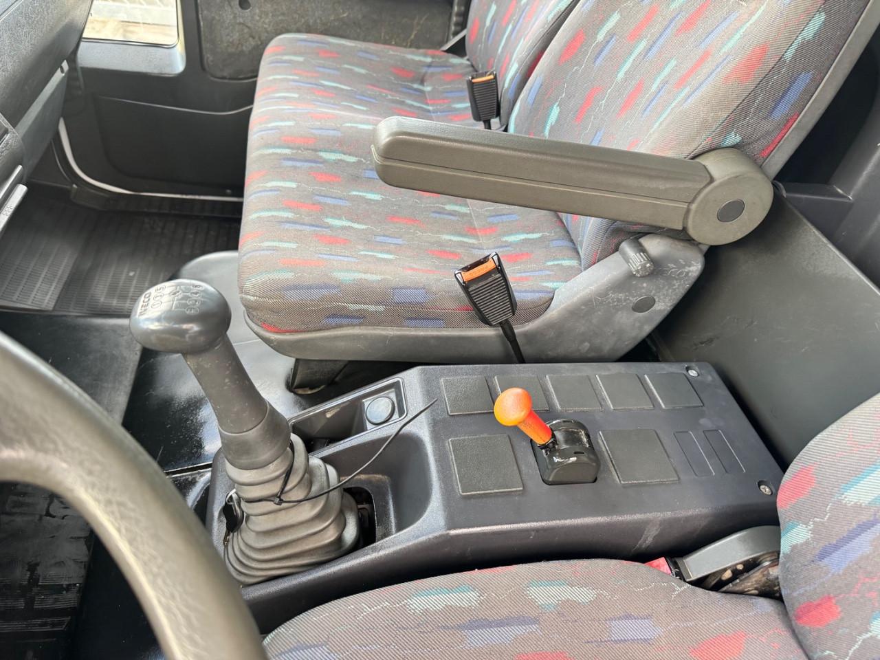 Iveco EUROCARGO 70Q SPONDA PEDANA IDRAULICA+PORTA LATERALE-6 CILINDRI-PORTATA 1800 KG