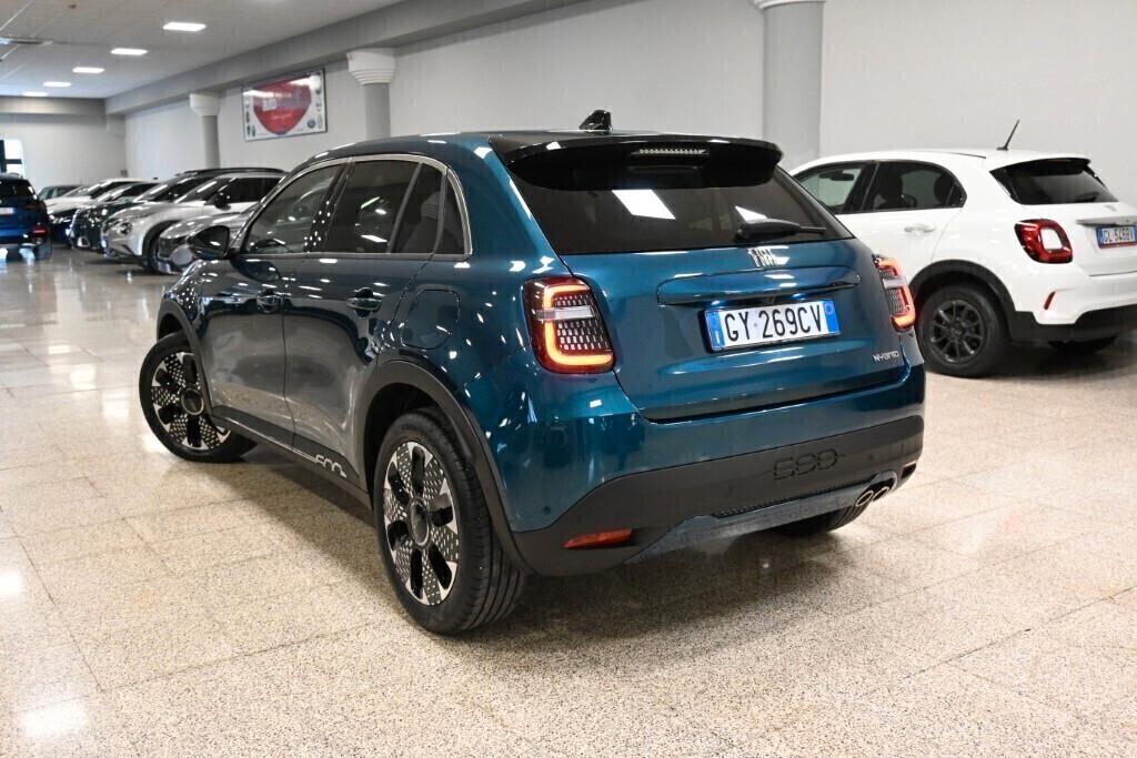 FIAT 600 HYBRID 136CV AUTOMATICA LA PRIMA – 23.000 KM – FULL OPTIONAL