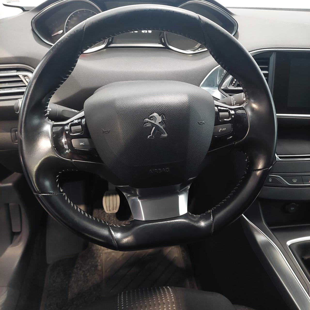 Peugeot 308 1.2 turbo benzina