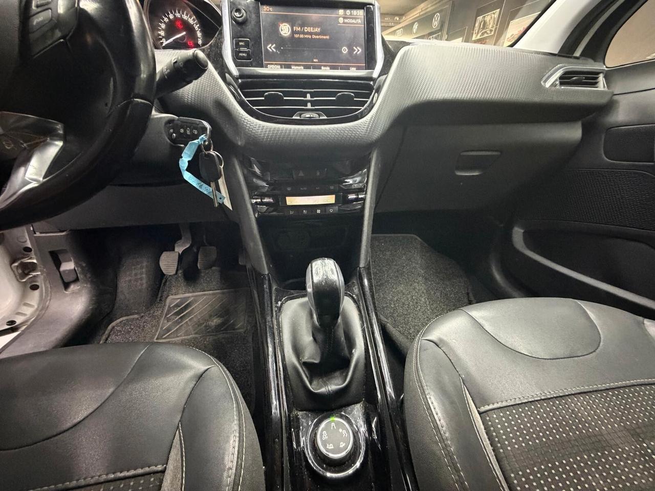 Peugeot 2008 BlueHDi 100 Allure