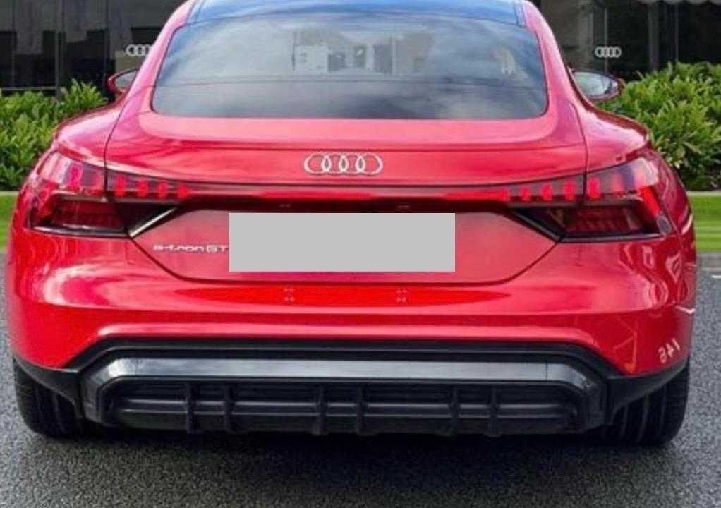 Audi E-tron GT quattro -476 CV-da 500 euro al mese