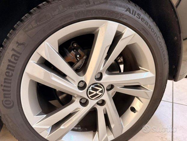 VOLKSWAGEN Golf 1.5 TSI EVO ACT R-Line