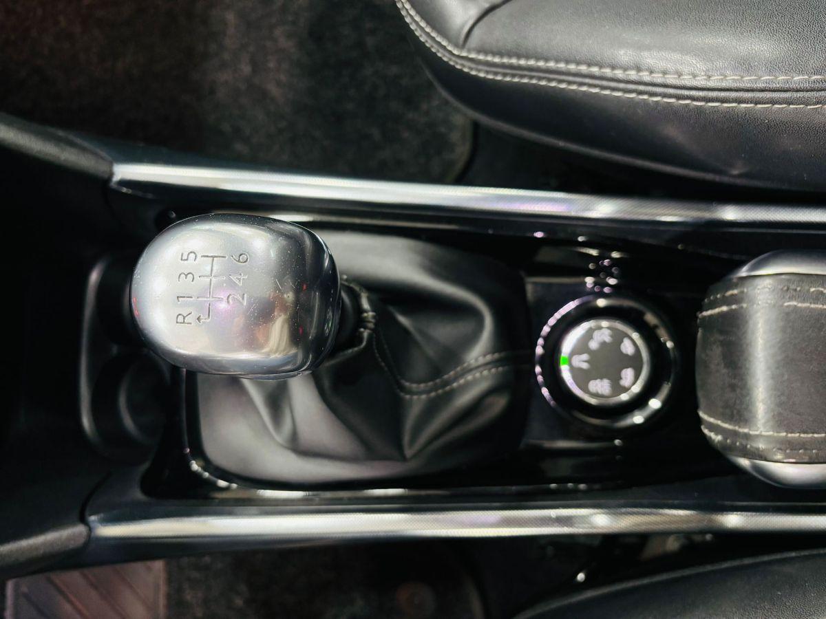 Peugeot 2008 1.6 e-HDi 115 CV S&S Féline Panorama